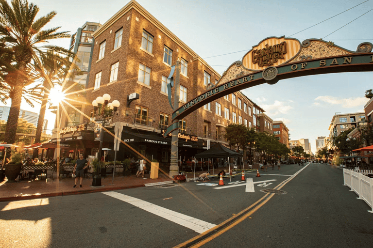 San Diego: Gaslamp Quarter Guided History Walking Tour