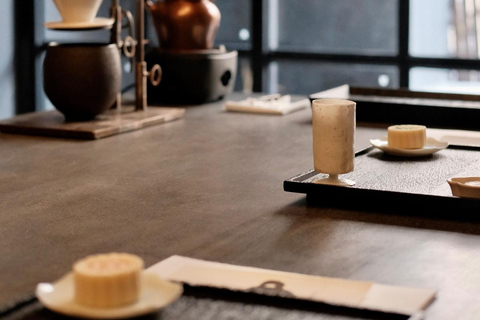 Shanghai: Chinese Tea Experience with Tasting and Relaxing