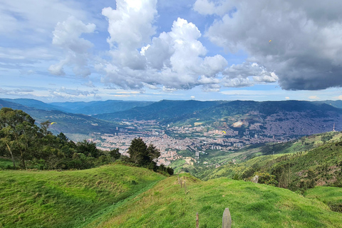 Medellín: San Félix Paragliding Experience