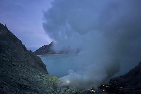Banyuwangi/Bali: Ijen Blue Fire Tour With Transport Option From Banyuwangi Transportation and Driver Only (No Guide)