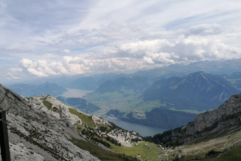 Lucerne : Interlaken and Lauterbrunnen Day Tour