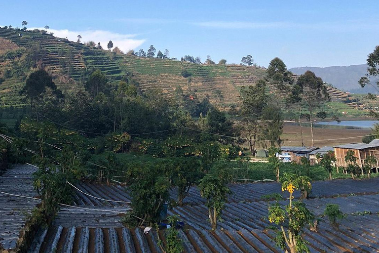 Yogyakarta: 5-Day Dieng Plateau Tour with Jeep Ride The Beauty of Yogyakarta and Dieng Plateau 5D4N Tour Package