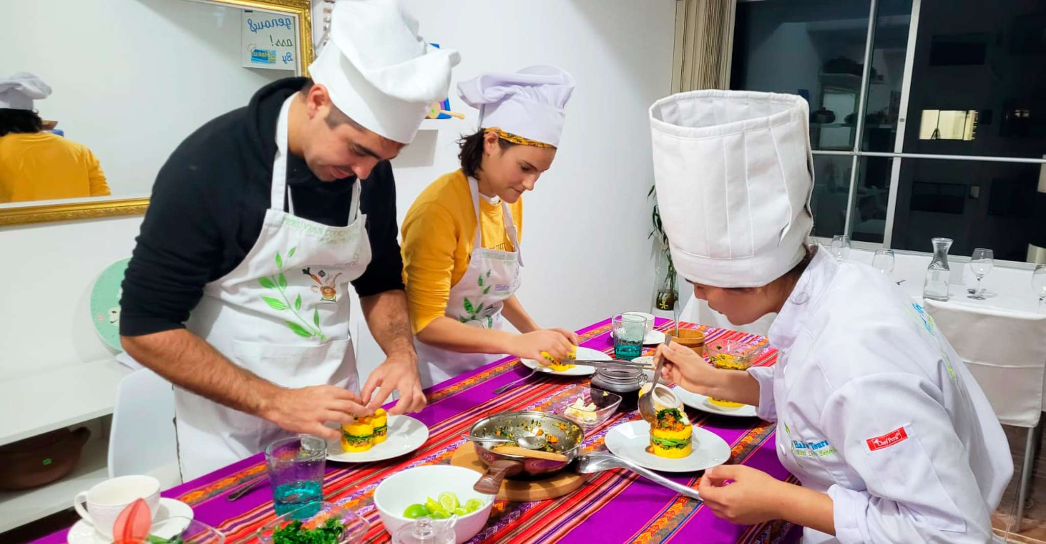 Lima, Peru Yemek Sınıfı, Market Turu ve Egzotik Meyveler - Hizvo