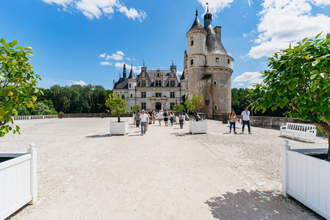 From Paris: Loire Valley Castles Day Trip With Wine Tasting Paris: Loire Castles Day Trip by Coach With Wine Tasting