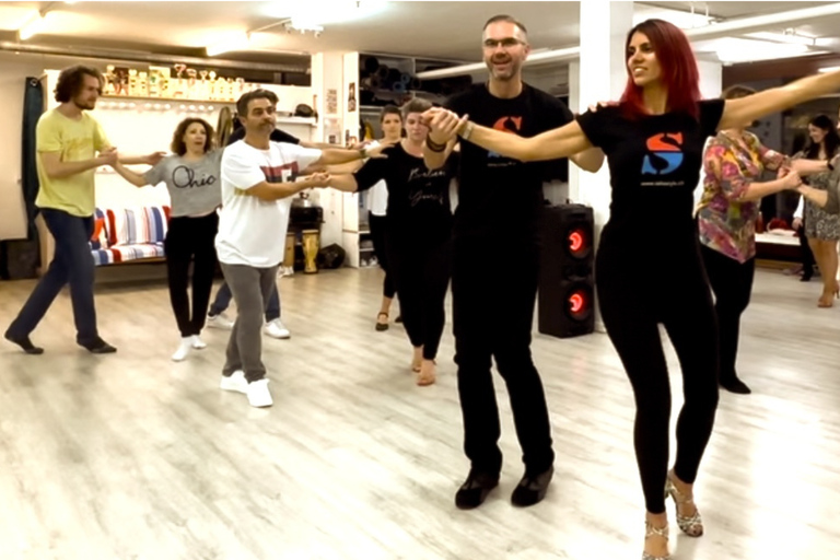 Geneva: Private Salsa or Bachata lesson (1 to 8 people) Geneva: Salsa or Bachata class (1 to 8 people – 60 min)
