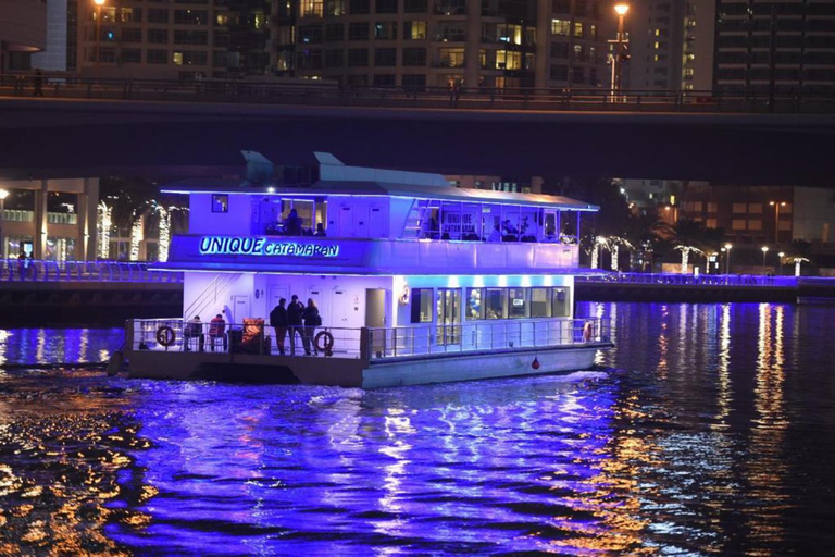 Cena en crucero de lujo en dhow por el puerto deportivo de Dubai (catamarán)