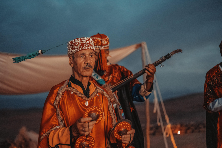 Marrakech: Agafay Desert Inara Camp Pool Day Pass con Cena