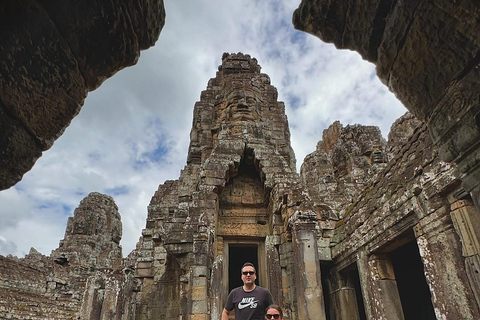 Siem Reap: Angkor Wat & Golden Hours Sunset by Vintage Jeep