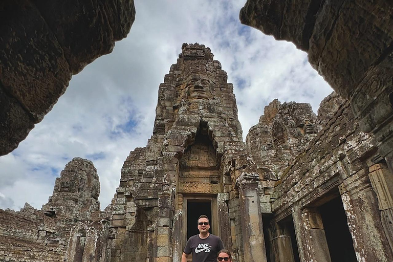 Siem Reap: Angkor Wat & Golden Hours Sunset by Vintage Jeep