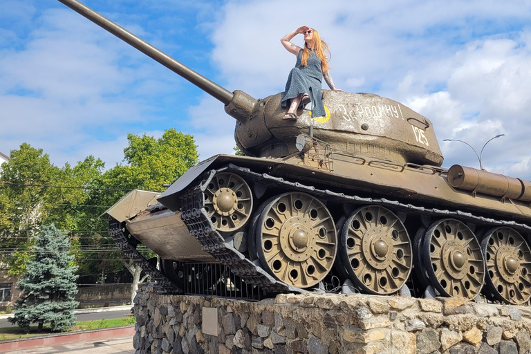 Moldova: Noul Neamț Monastery and Fortress Tour