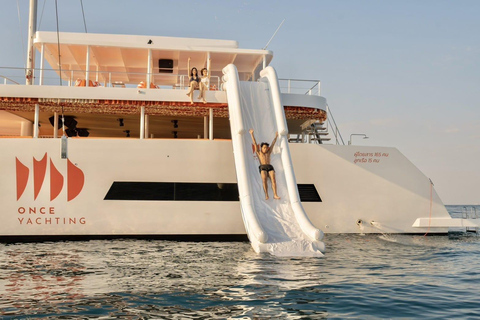 Pattaya: Koh Rin & Bamboo Beach Sunset Premium Tour