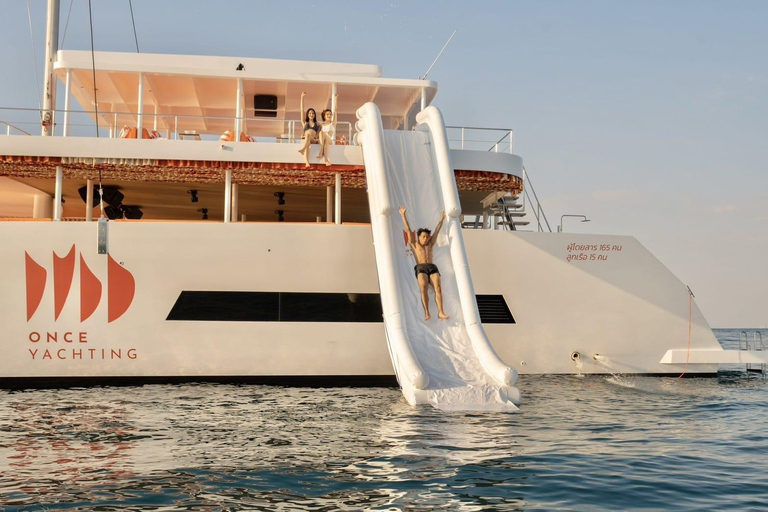 Pattaya: Koh Rin & Bamboo Beach Sunset Premium Tour