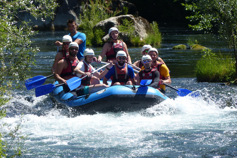 Split/Omiš: Rafting no rio Cetina com salto de penhasco e nataçãoRafting de 3 horas a partir de Omiš