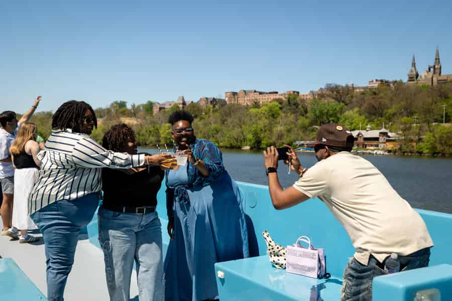 Washington, DC: Potomac-River-Sightseeing-Fahrt am Wochenende. Foto: GetYourGuide Washington, DC: Potomac-River-Sightseeing-Fahrt am Wochenende. Foto: GetYourGuide