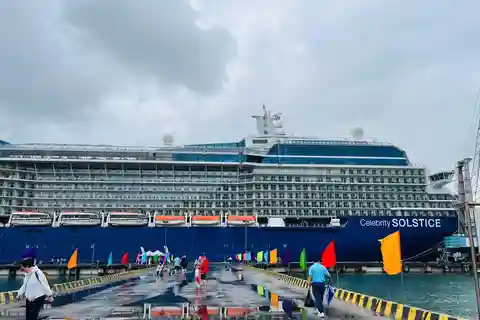 Puerto de Chan May a la Ciudad Imperial de Hue en coche privado