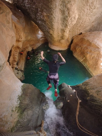 Wadi Shab Parkeren Ontmoet de lokale gids voor zelfrijders