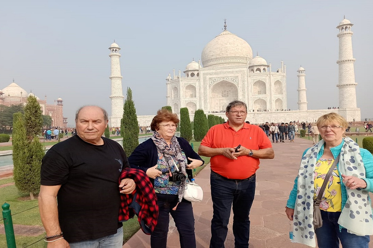 Delhi: 4-daagse Delhi Agra Jaipur meerdaagse tour met lunchAccommodatie in een driesterrenhotel, alleen lunch, auto en gids