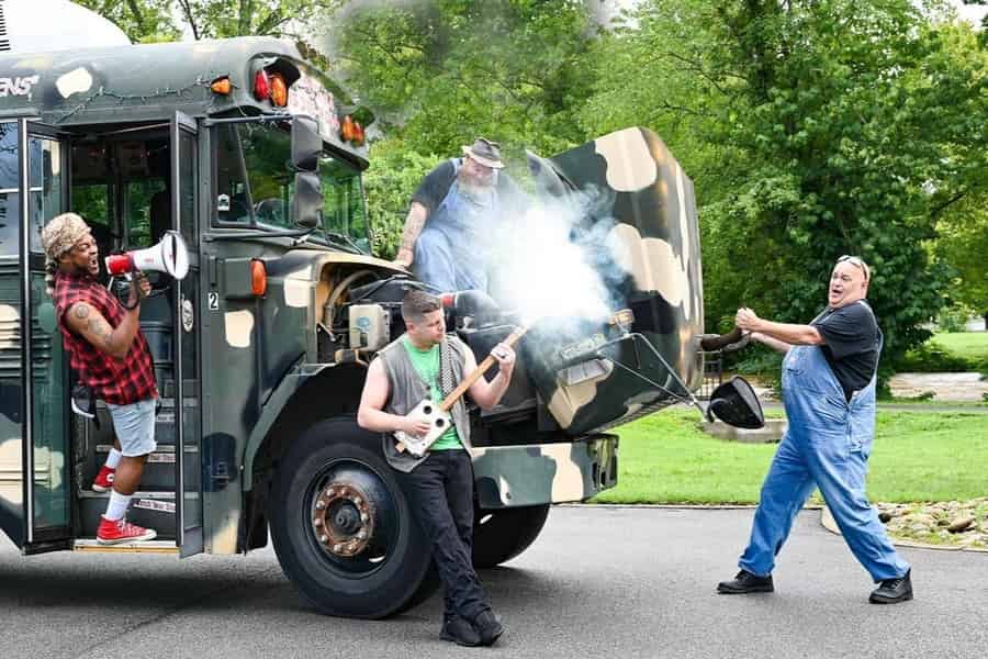 Pigeon Forge: Redneck-Comedy-Sightseeing-Bustour. Foto: GetYourGuide