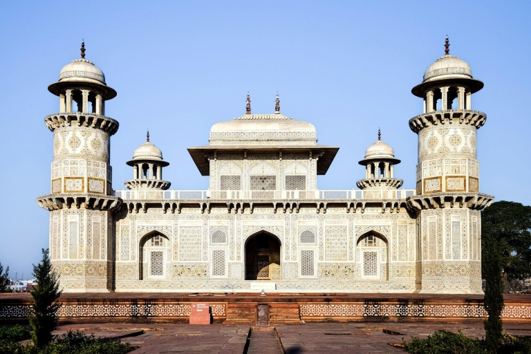 Depuis Delhi : visite privée du Taj Mahal en train express GatimanClasse économique avec droit d'entrée et déjeuner