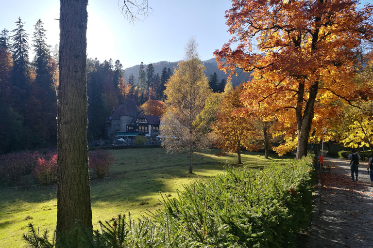 Depuis Bucarest : Excursion d&#039;une journée à Peles et aux châteaux de Bran avec ...Depuis Bucarest : Excursion à Peles et aux châteaux de Bran avec ...