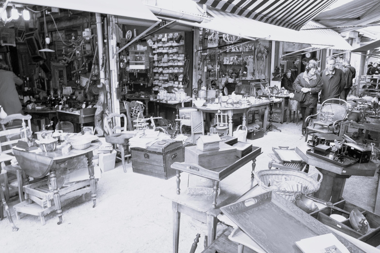 Paris: Saint Ouen Flea Market Guided Tour Standard