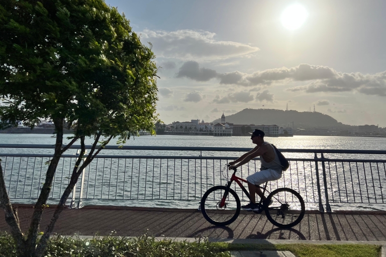 Visite à vélo de la ville de Panama et de son vieux quartier avec un guide local