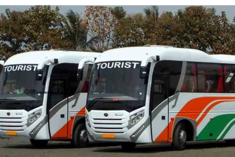Touristischer Bus von Chitwan nach Kathmandu