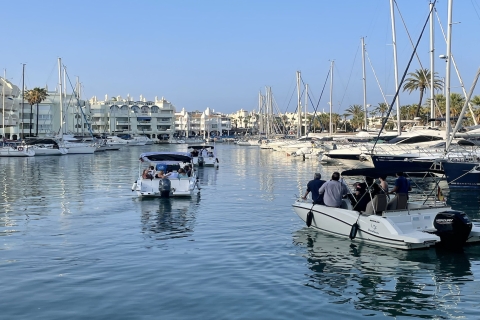 Málaga: capitanea un barco por la costa de MálagaAlquiler de barco 2 horas