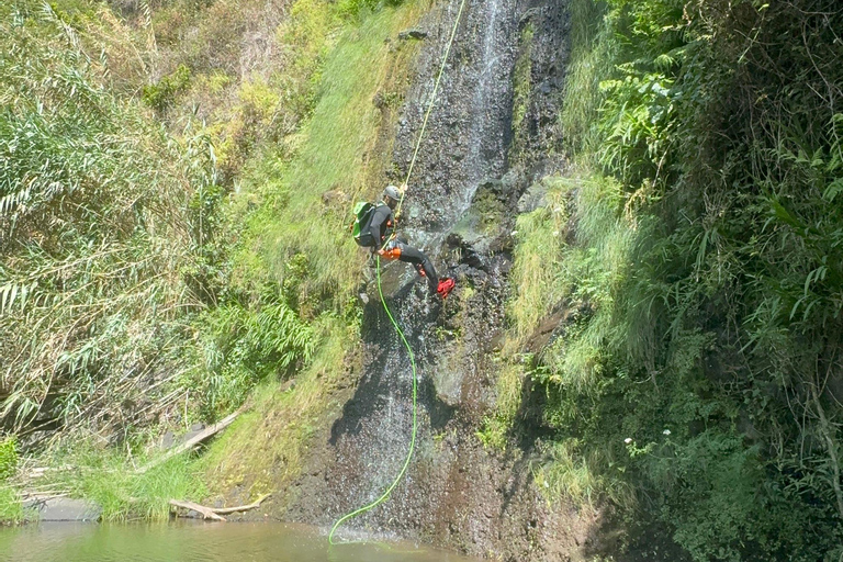 Go Explore Canyoning Level 2 (Nun&#039;s Valley) .Go Explore canyoning nivel 2 Corral das freiras