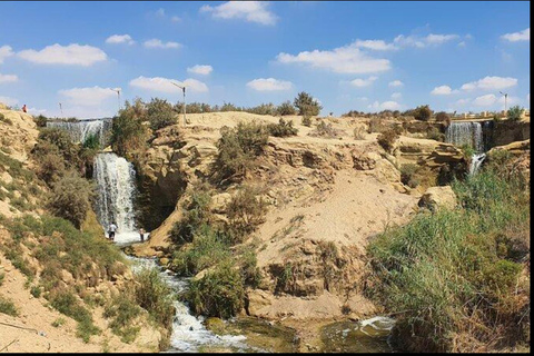 From Cairo: 4x4 Desert Safari, Waterfalls & Magic Lake Shared Tour: Wadi El Rayan, Magic Lake & Lake Qarun, Jeep