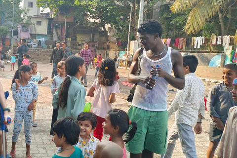 Mumbai: Slum Tour Dharavi and DhobiGhat Laundry with a Local