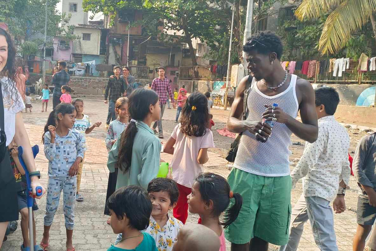 Mumbai: Slum Tour Dharavi and DhobiGhat Laundry with a Local