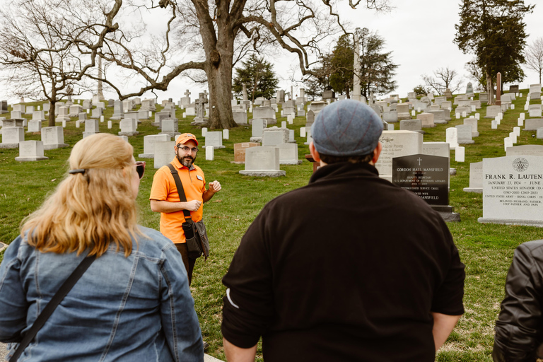 Cemitério de Arlington e Troca de Guarda Caminhada em pequenos gruposCemitério de Arlington: história, heróis e troca da guarda