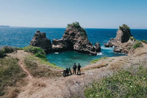 Lombok Dirt Bike : Lever de soleil, falaises, plages et Gunung Tunak