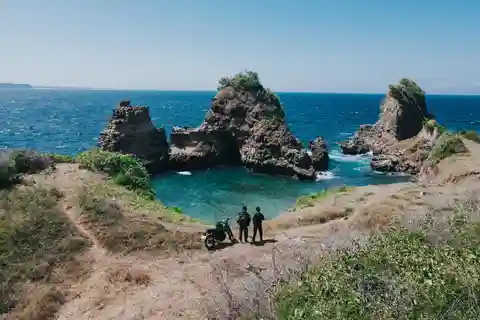 Lombok Dirt Bike : Sunrise, Cliff, Beaches and Gunung Tunak