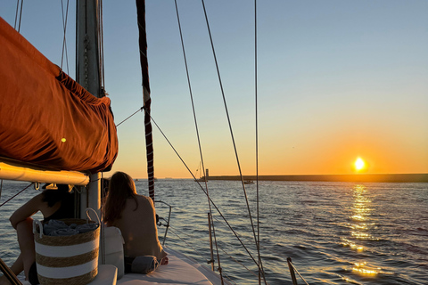 Porto: Douro River Cruise with wine tasting & Sunset option Shared Sunset Sailboat Cruise