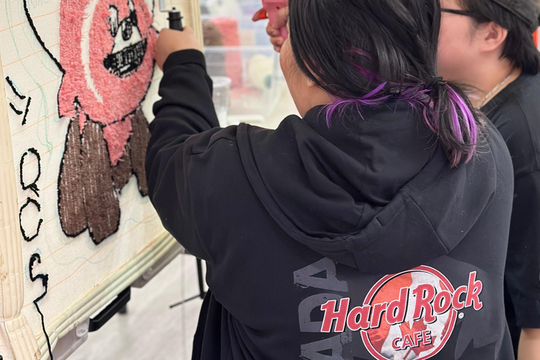 Toronto: Creative Tufting Workshop With Take-Home Rug Toronto:Creative Tufting Workshop With Take-Home Rug (M)