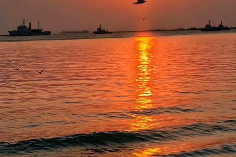 Manila: Bay Sunset Walk & Stories of the Historic Coast