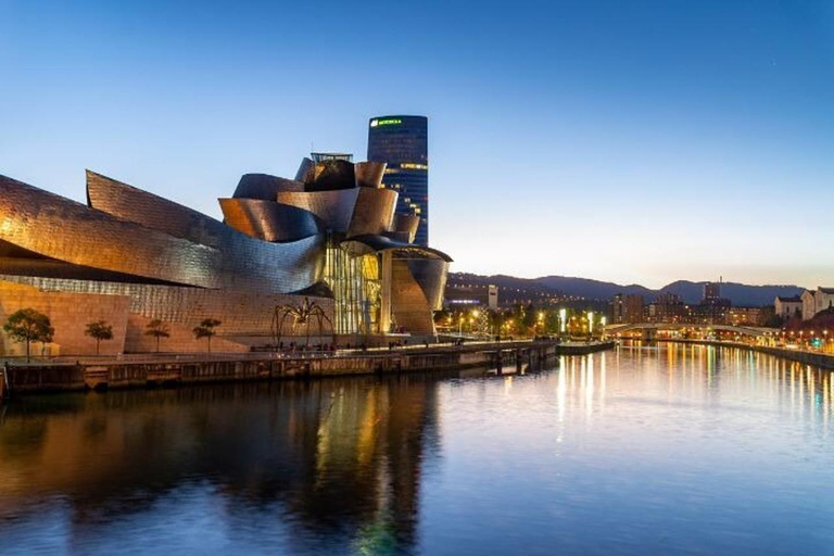 Bilbao : Private Custom Walking Tour with a Local Guide