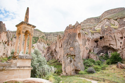 Cappadocia: Red Tour Cappadocia: Red Tour in Spanish & Chinese & Russian