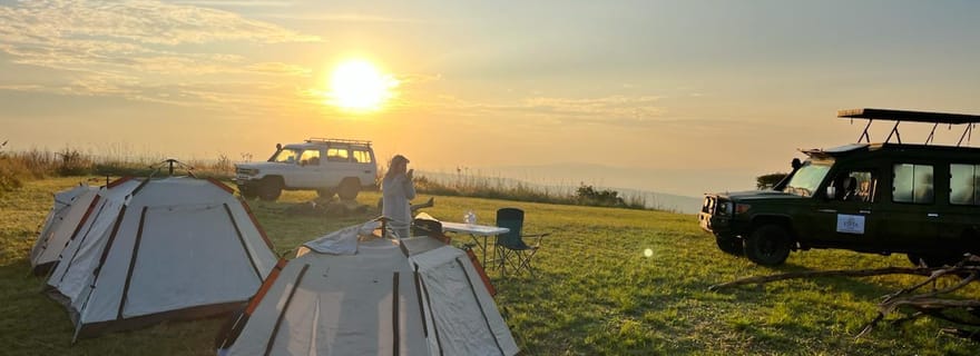 2 jours de safari dans l'Akagera pour observer les Big 5 et camper au sommet de la montagne