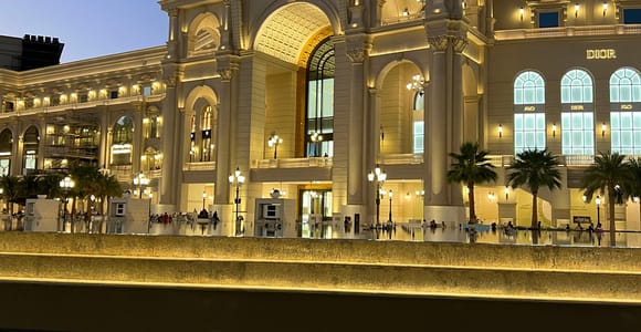 Doha: Guided Shopping Tour of 4 Malls