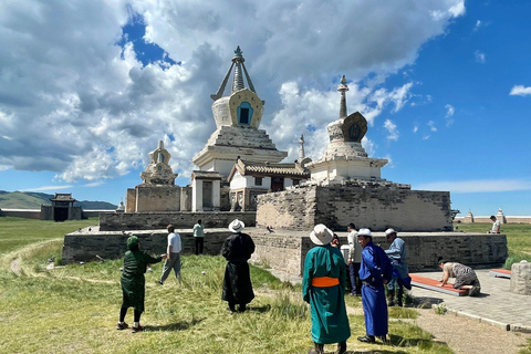 Nomadic Mongolia: Gobi, Steppe & Heritage Tour