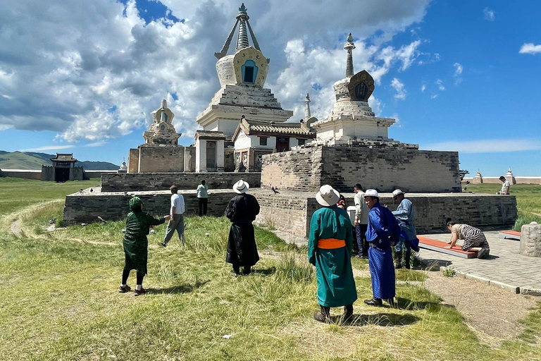 Nomadic Mongolia: Gobi, Steppe & Heritage Tour
