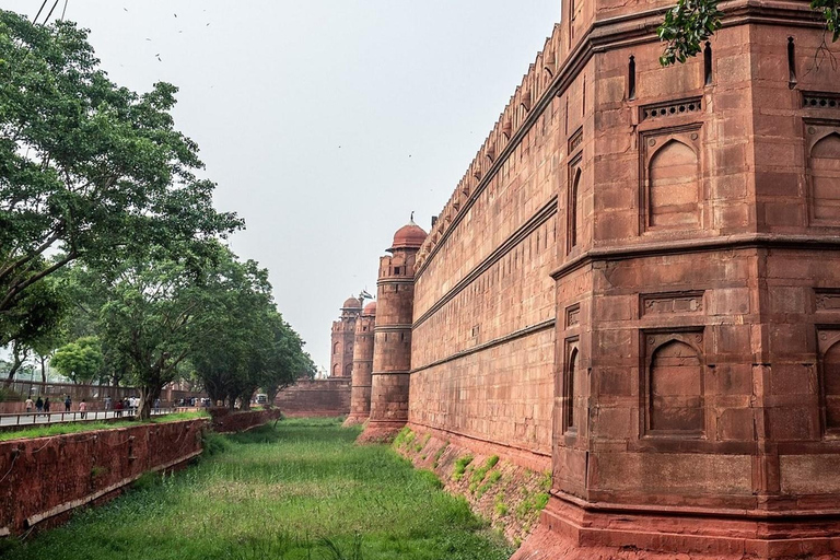 Nueva Delhi: entrada al Fuerte Rojo con guía opcional y recogidaBoleto con guía turístico y recogida y devolución en el hotel