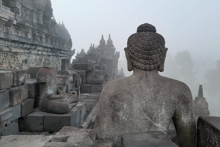 Yogyakarta: Excursión de un día a los Templos de Borobudur y Prambanan