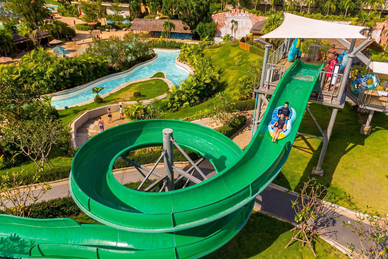 Pattaya: Columbia Pictures Aquaverse Ticket & Hotel Transfer