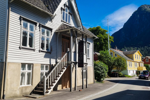 Bergen: Cruise to beautiful Rosendal by the Hardangerfjord