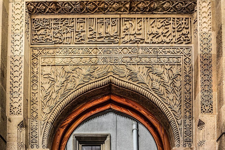 Baku: Old City Guided Walking Tour Baku Old City with professional guide group & private tour