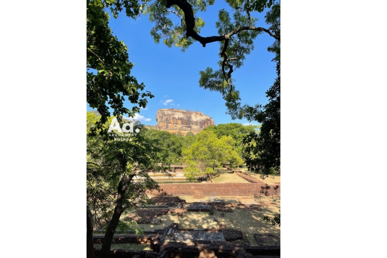 Desde Arugambay: Excursión de un día a Sigiriya, la Roca del León